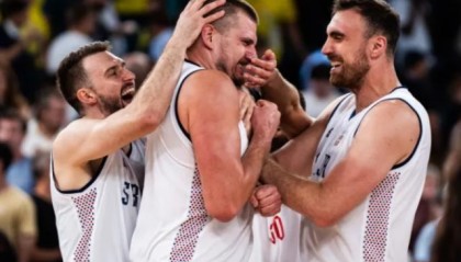 虎扑-落后24分连渡两劫 约基奇带队演奥运历史最大逆转