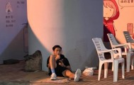 一手资讯-深圳队凌晨露宿海口街头：戴伟浚晒出“流浪汉”照