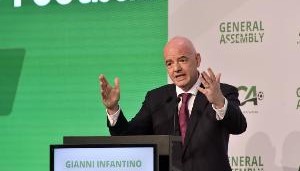 篮球比赛-因凡蒂诺：裁判摄像头技术是一个创新，它让球迷仿佛置身球场中央