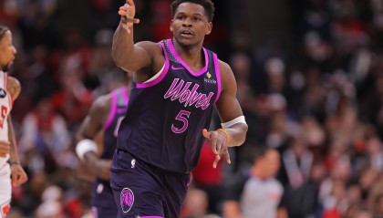 24岁157天！爱德华兹超越科比 成为NBA历史上最年轻的万分后卫