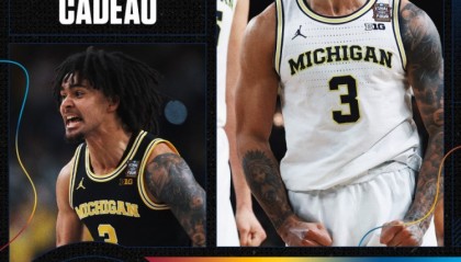 虎扑体育-场均16分6助3断！密歇根州大后卫埃利奥特·卡多获得疯三MOP🔥